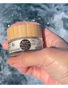 Baume pour les lèvres à la coquille d'huître blanche 2