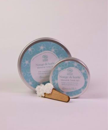 produits alignés avec la mousse