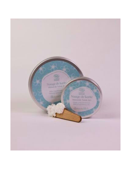 produits alignés avec la mousse